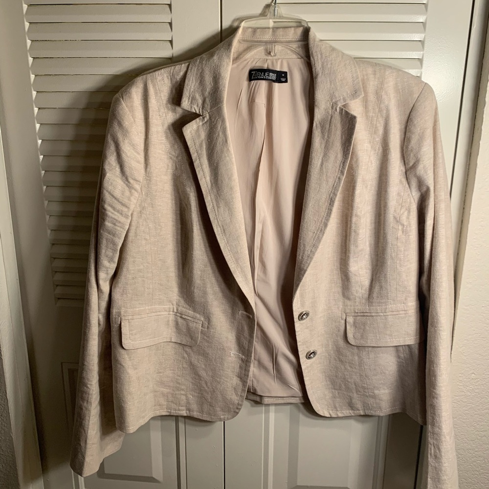 Tan New York and Company blazer.